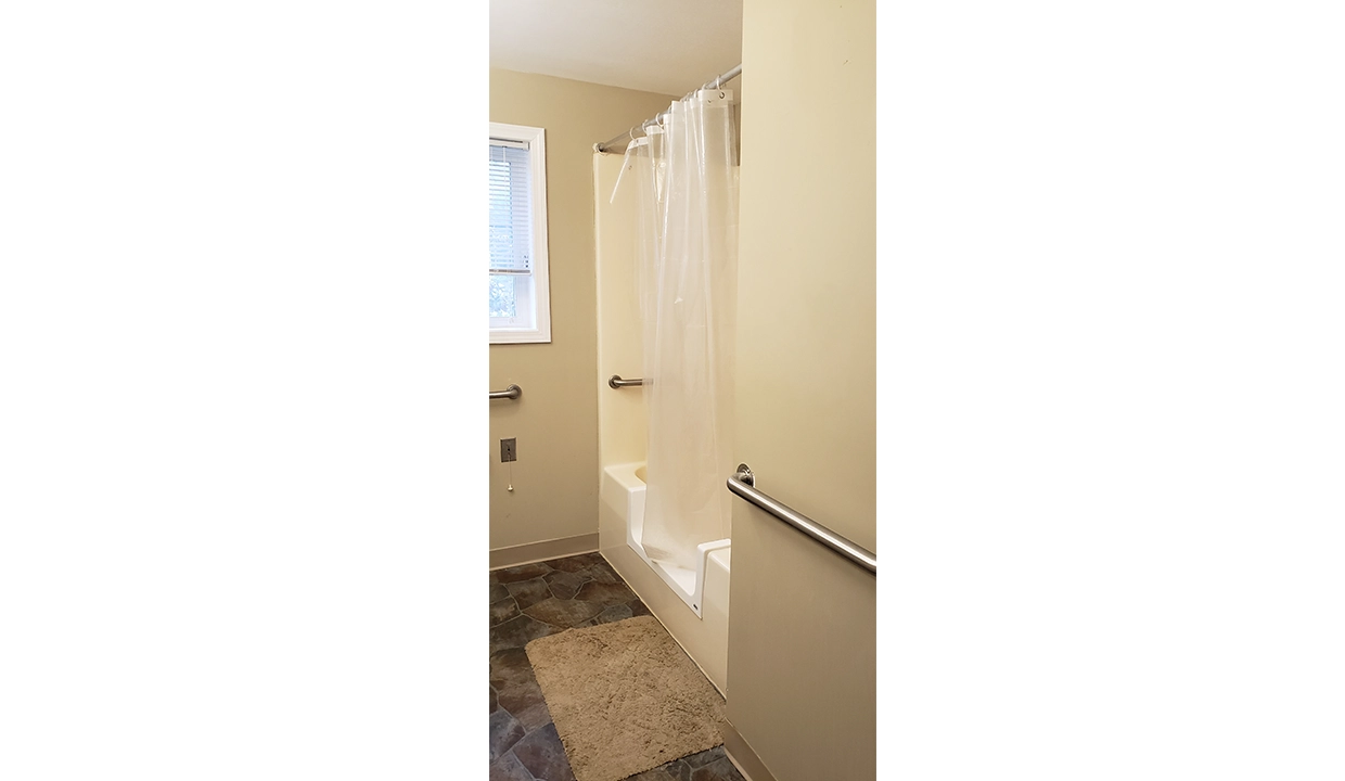 CedarStreet-Bathroom02