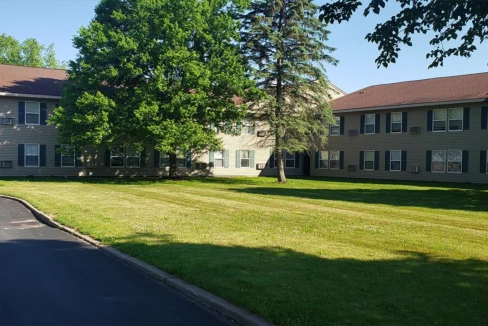 ClintonManor-Exterior02