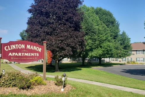 ClintonManor-Sign02