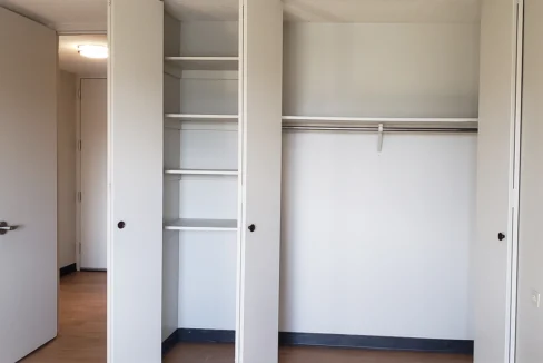 ClintonPlaza-Bedroom02