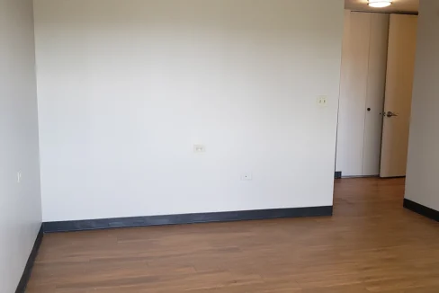 ClintonPlaza-LivingRoom02