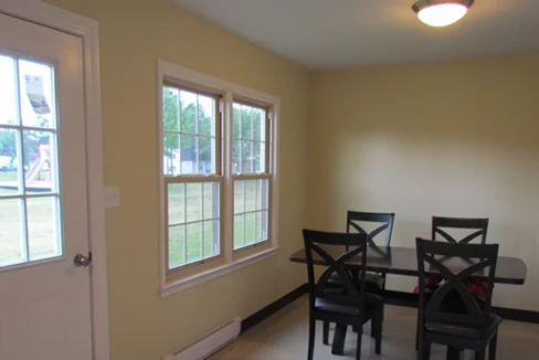 ColonialSquare-DiningRoom01