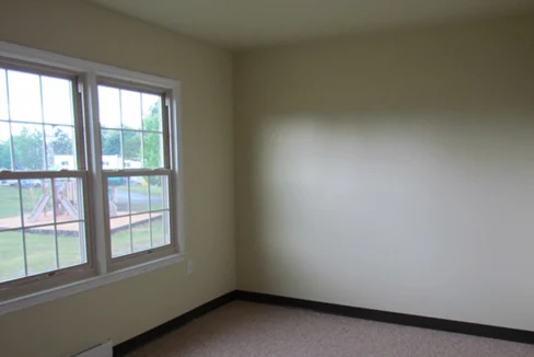 ColonialSquare-LivingRoom01