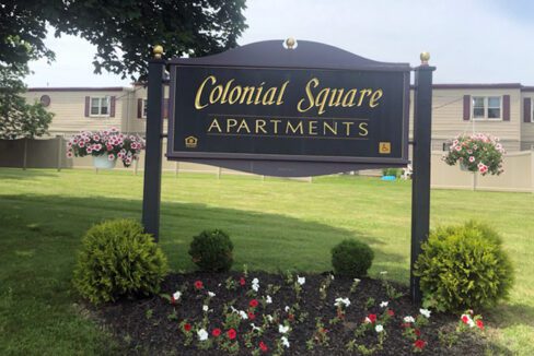 Colonial Square Apartments