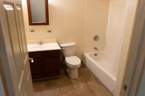 HistoricPastures-Bathroom01