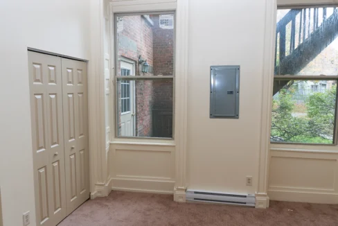 HistoricPastures-LivingRoom01