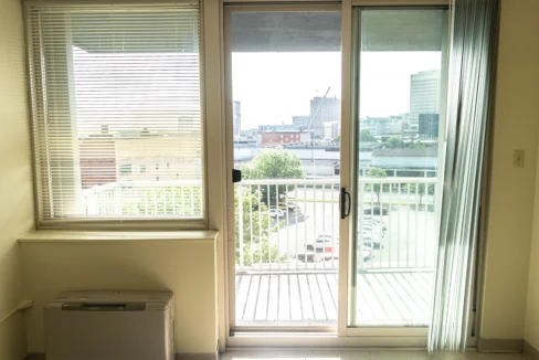 KennedyPlaza-Balcony02