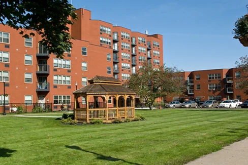 MadisonPlaza-Exterior09