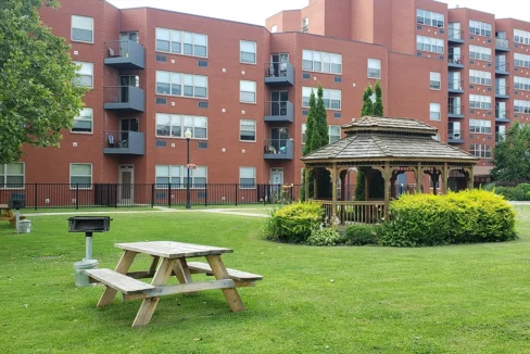 MadisonPlaza-Exterior10