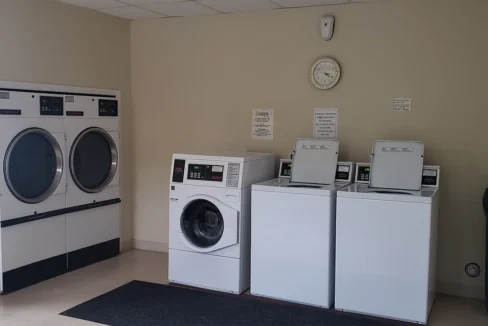 MadisonPlaza-Laundry01