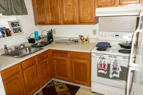 MarionManor-Kitchen01