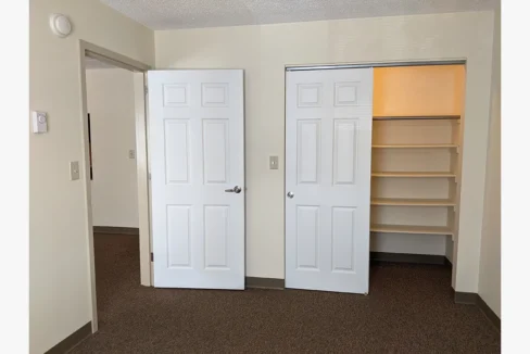 MohawkTerrace-Bedroom02