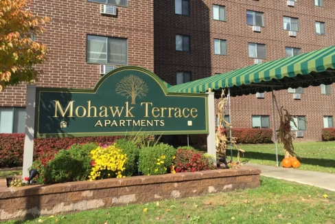 MohawkTerrace-Exterior02