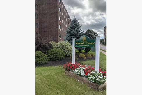 MohawkTerrace-Exterior03