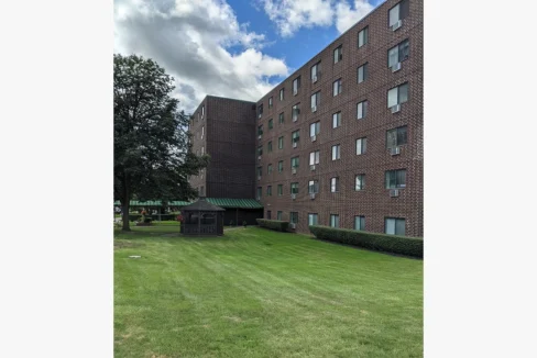 MohawkTerrace-Exterior05