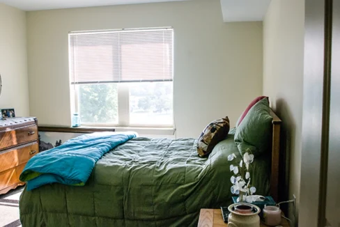 MosesCircle-Bedroom01