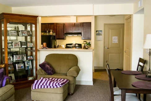 MosesCircle-LivingRoom01