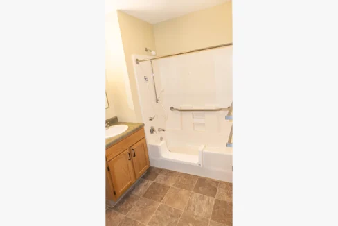 NewYorkMillsSeniorCenter-Bathroom01