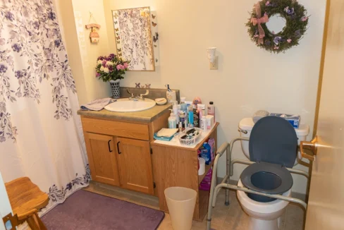 NewYorkMillsSeniorCenter-Bathroom03