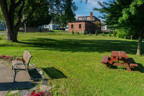 NewYorkMillsSeniorCenter-Exterior06