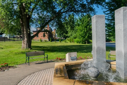 NewYorkMillsSeniorCenter-Exterior08