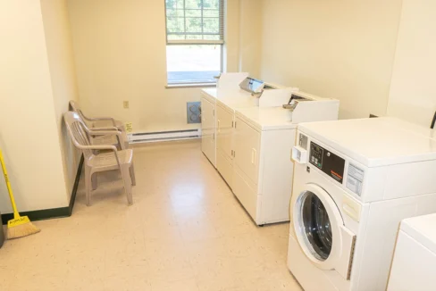 NewYorkMillsSeniorCenter-Laundry01