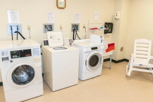 NewYorkMillsSeniorCenter-Laundry02