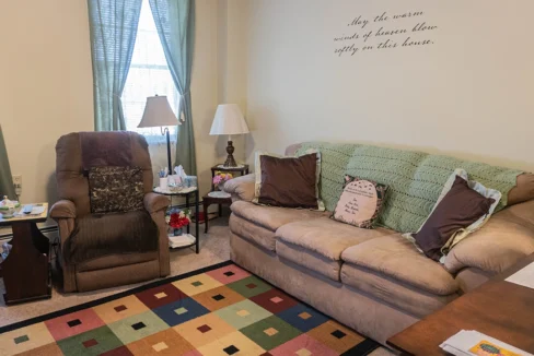 NewYorkMillsSeniorCenter-LivingRoom01