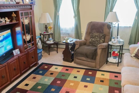 NewYorkMillsSeniorCenter-LivingRoom03