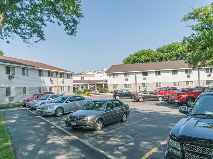 Noyes Manor Exterior