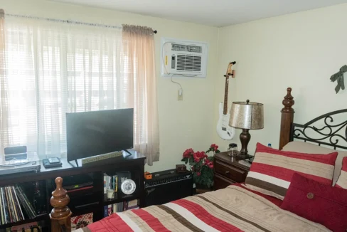 ParkDriveManorTwo-Bedroom03