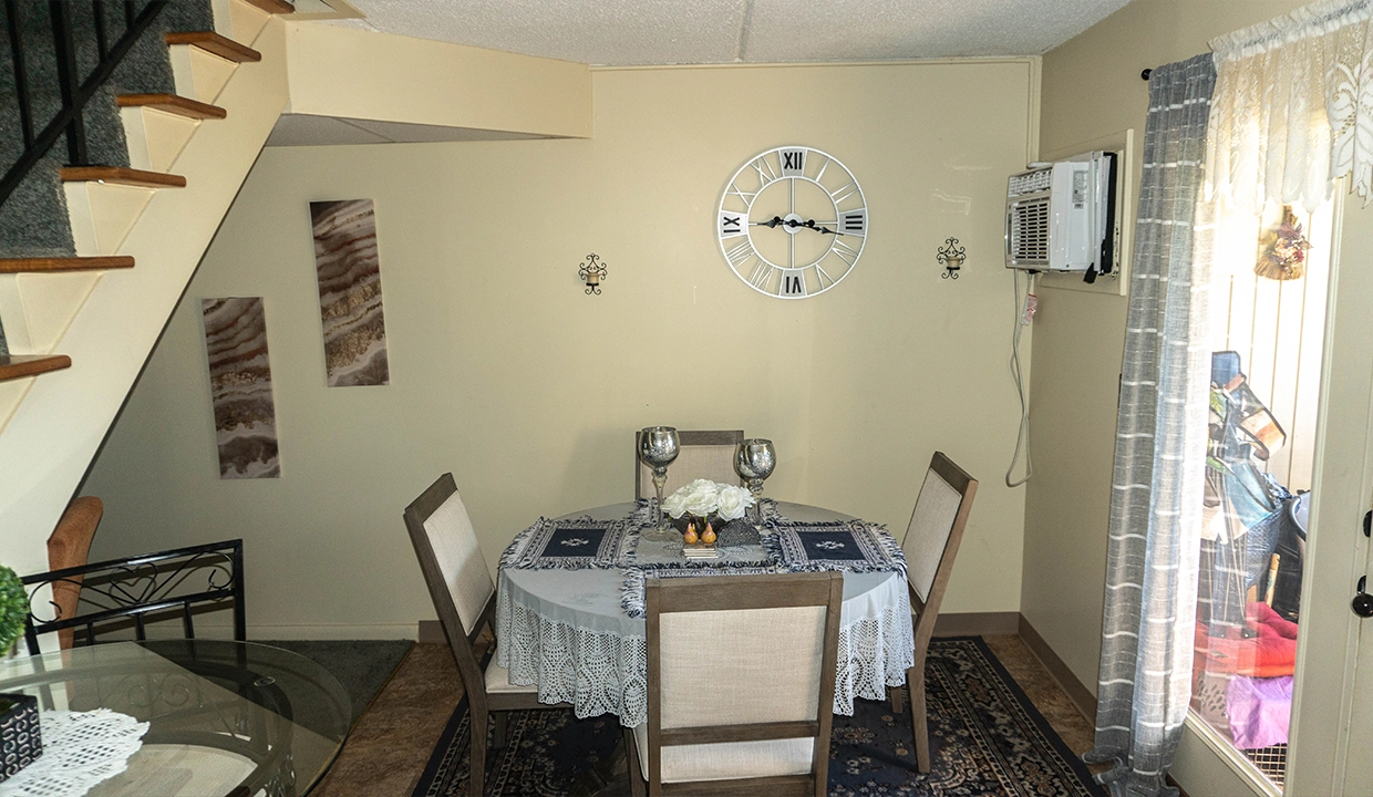 ParkDriveManorTwo-DiningRoom02