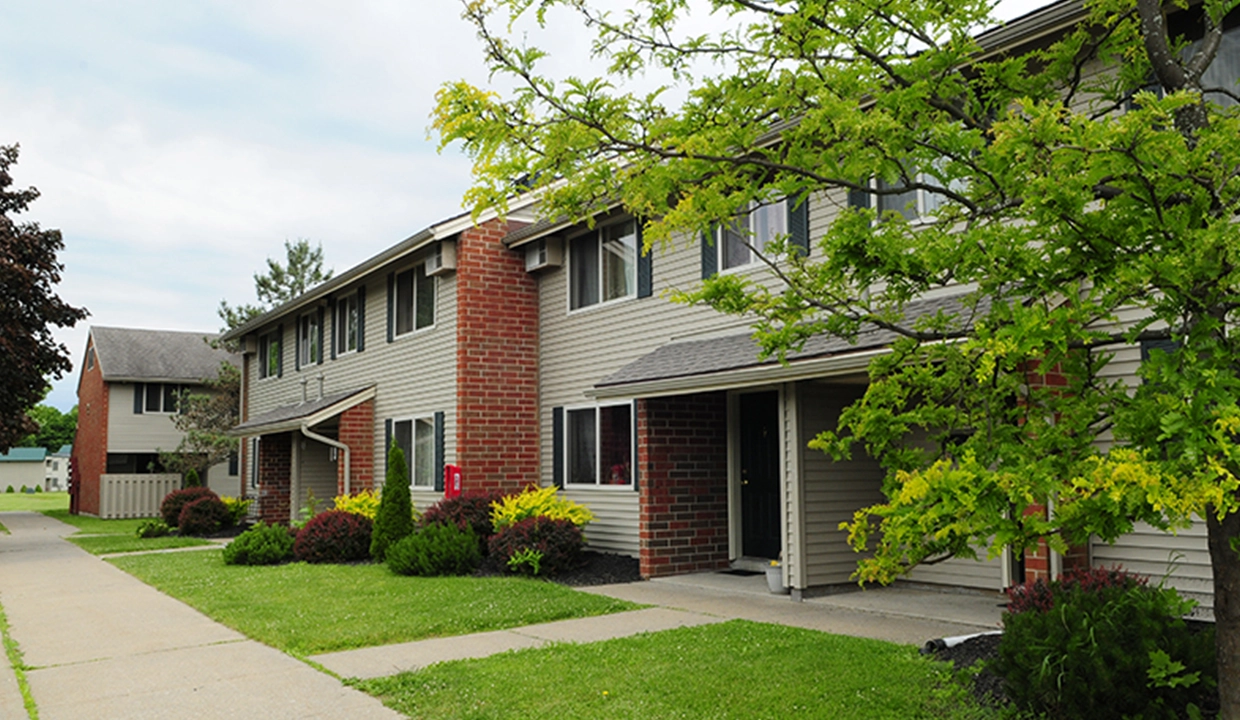 ParkDriveManorTwo-Exterior02