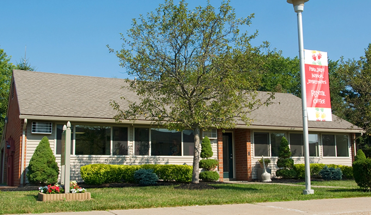 ParkDriveManorTwo-Exterior03