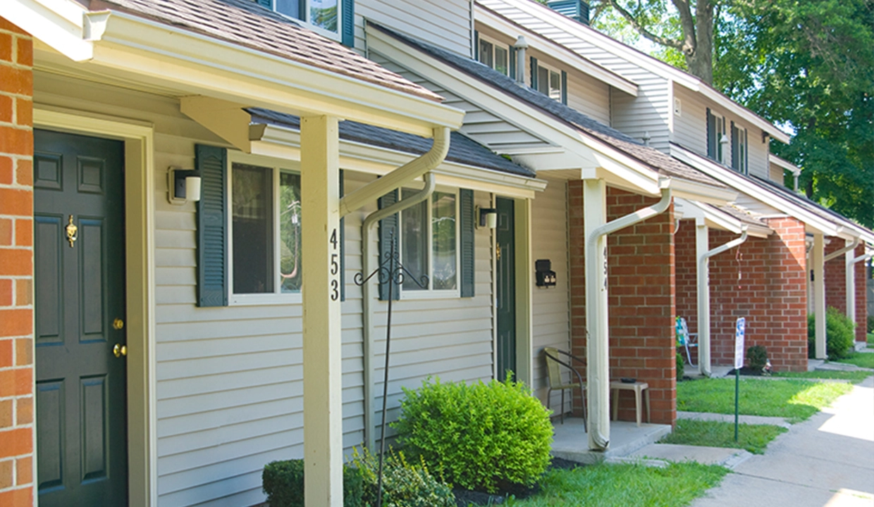 ParkDriveManorTwo-Exterior05