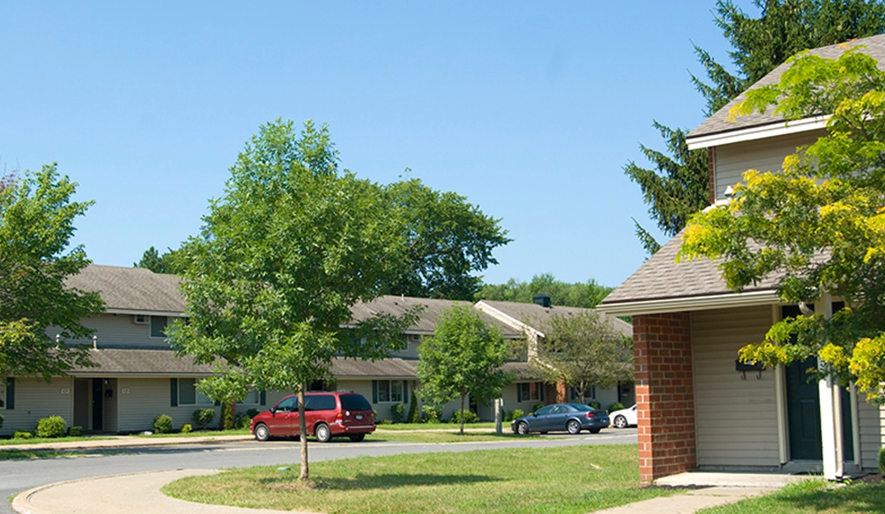 ParkDriveManorTwo-Exterior06