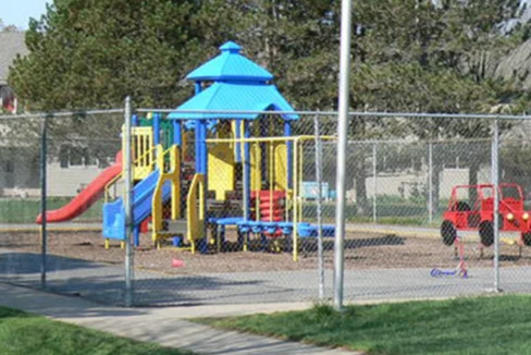 ParkDriveManorTwo-Exterior07