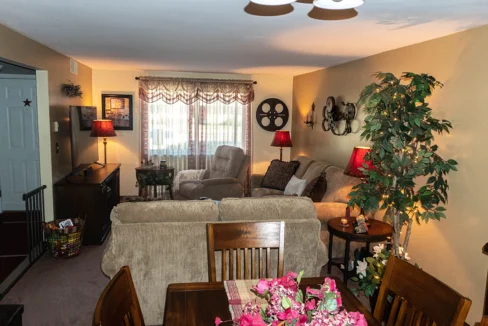 ParkDriveManorTwo-LivingRoom03