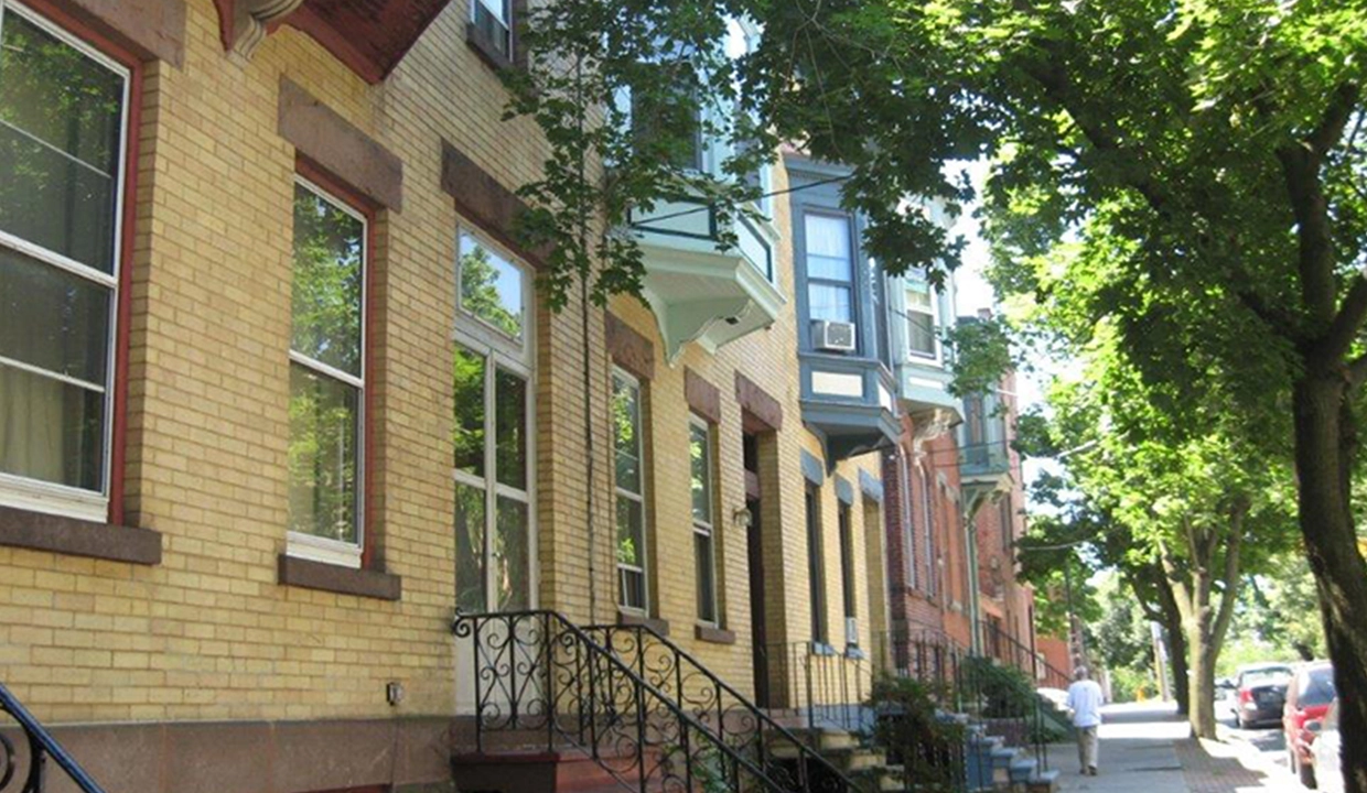 RobinsonSquare-Exterior01