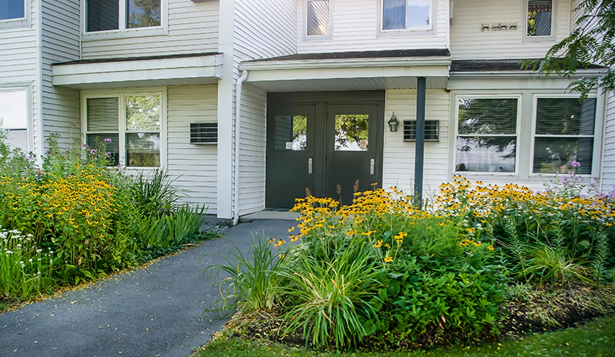 Woodsedge-Exterior01