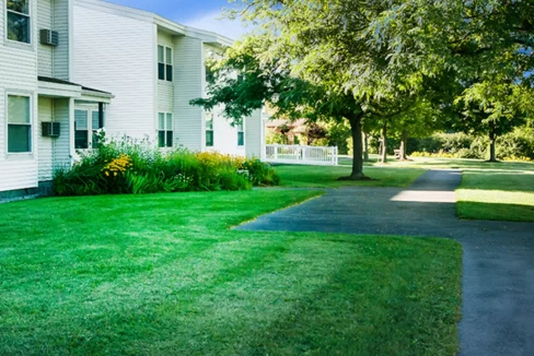 Woodsedge-Exterior02