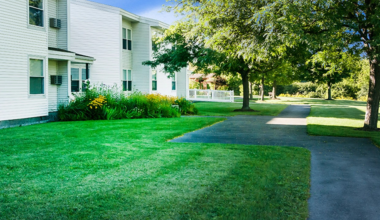 Woodsedge-Exterior02