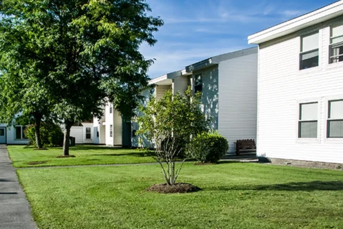 Woodsedge-Exterior03