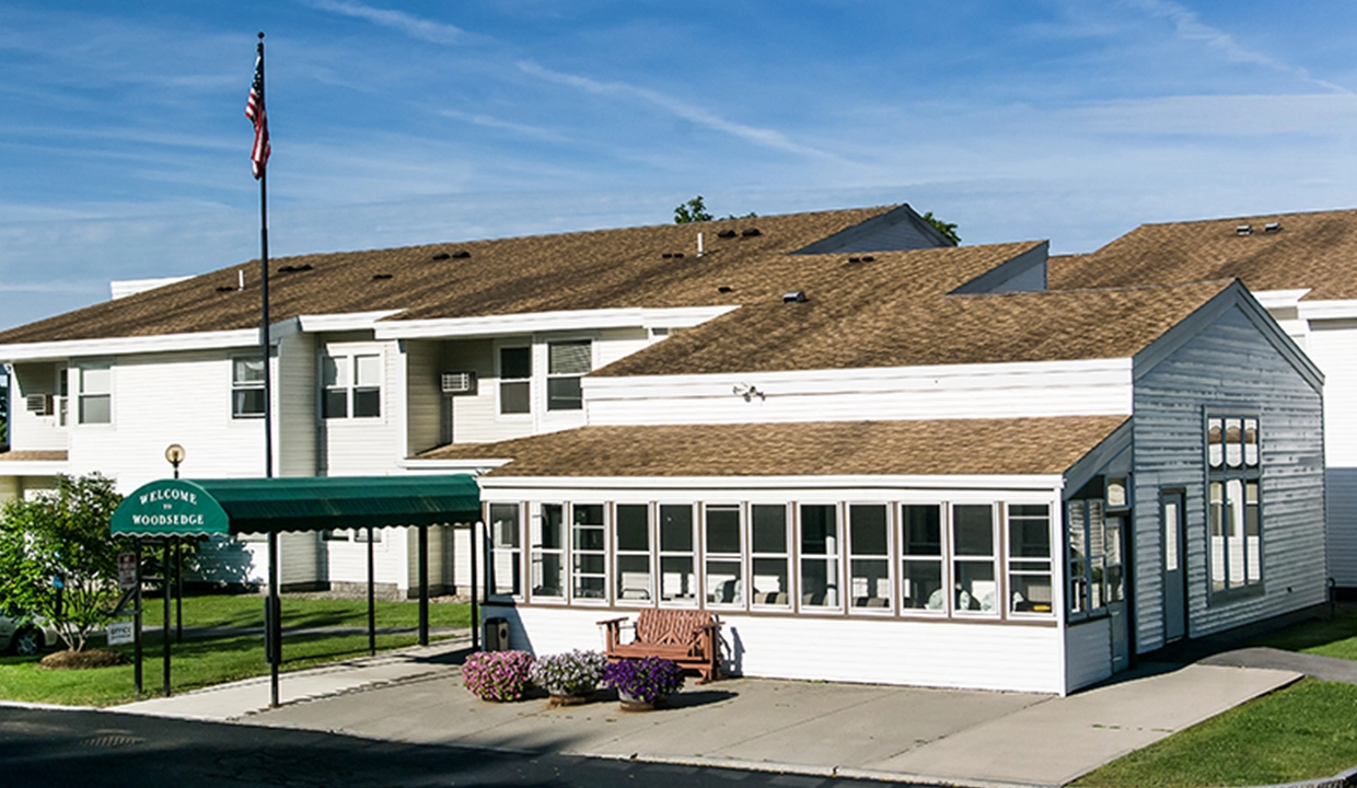 Woodsedge-Exterior06