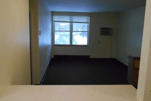 Woodsedge-LivingRoom01