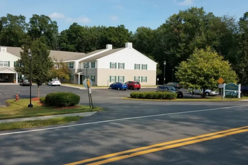 HollyManor-Exterior03