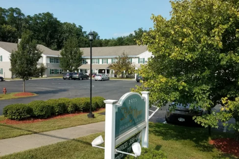 HollyManor-Exterior05