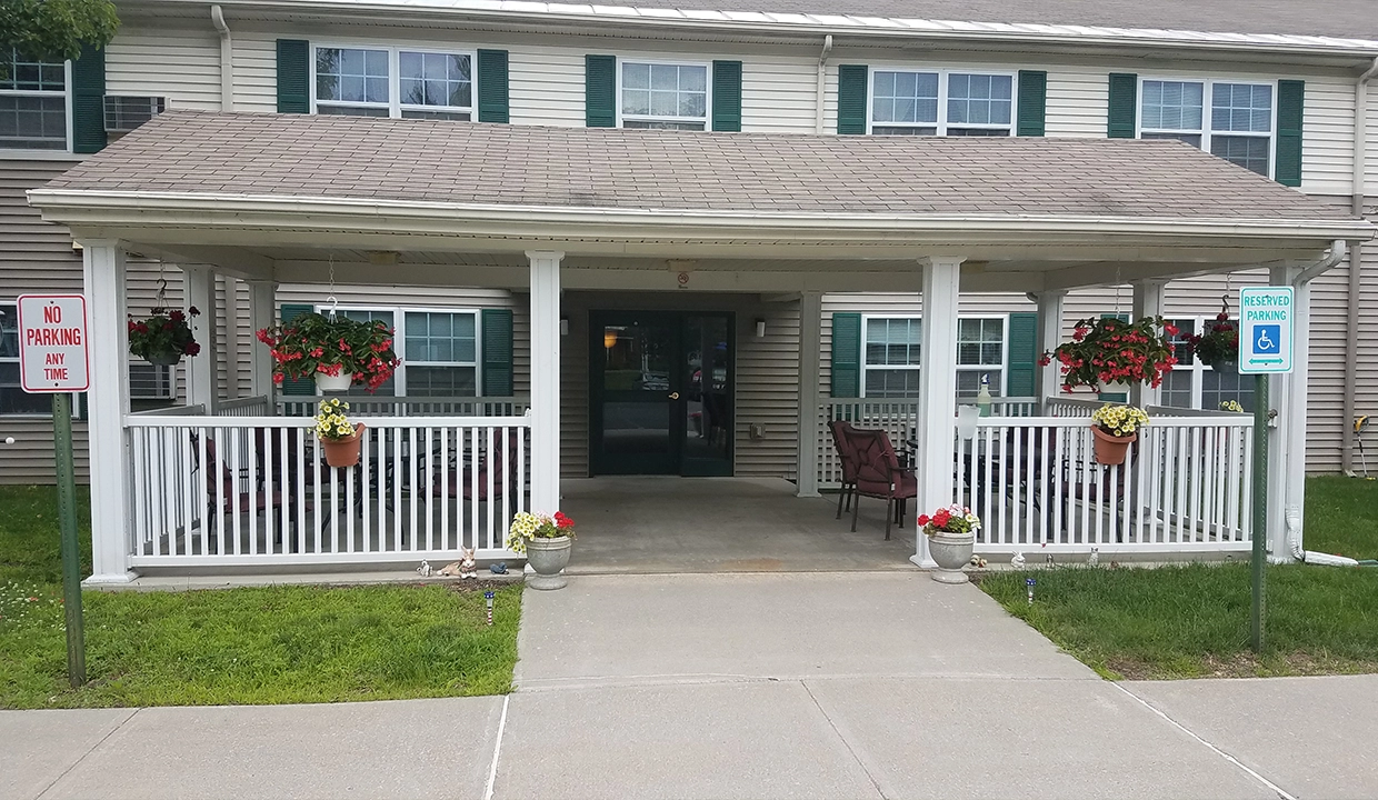 HollyManor-Exterior06