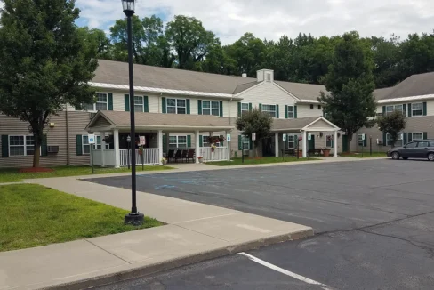 HollyManor-Exterior07