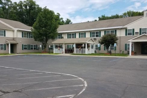 HollyManor-Exterior08